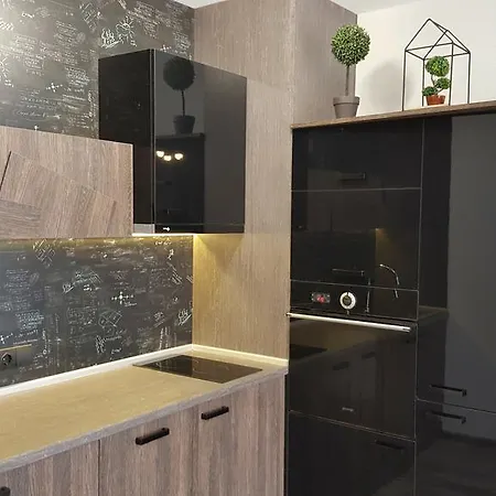 First Line Elegant Apartament Warna