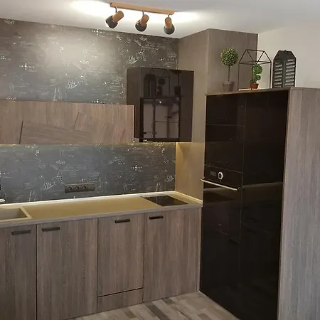 First Line Elegant Apartament