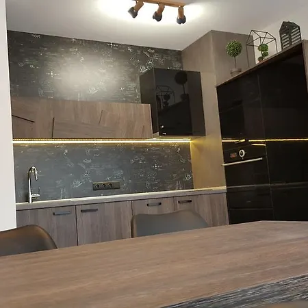 Apartament First Line Elegant Warna