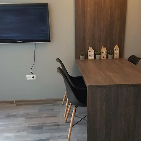 First Line Elegant Apartament Warna